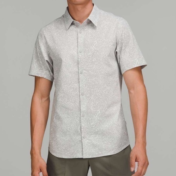 lululemon athletica Other - Lululemon Mens Airing Easy Short Sleeve Shirt - Small